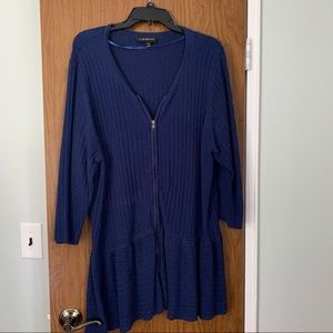 Size. 22/24 lane Bryant zip up sweater